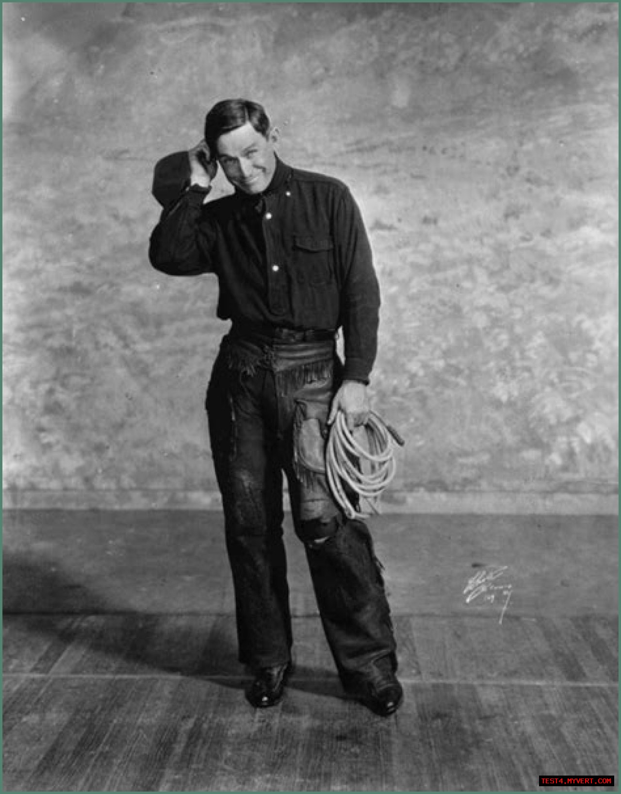 The Roaring Laughter: Exploring The World Of 1920s Comedians